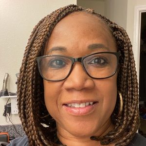 Meet your Posher, Sharon